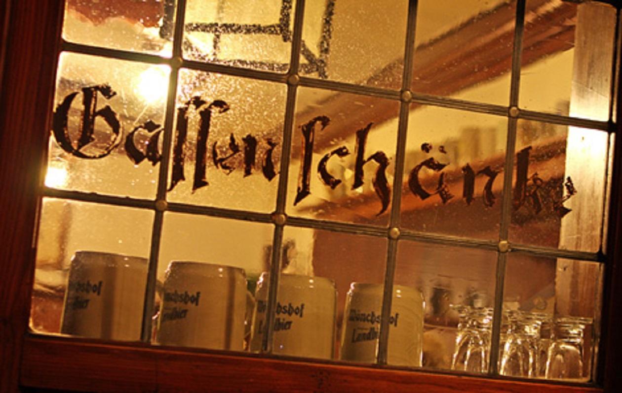 Traditionsgasthof Gruener Baum باد ستافلستين المظهر الخارجي الصورة